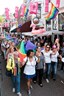 Pride Walk in de Dubbele Buurt versierd voor Roze Maandag
