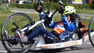 Carmen Koedood twee keer wereldkampioen paracycling  