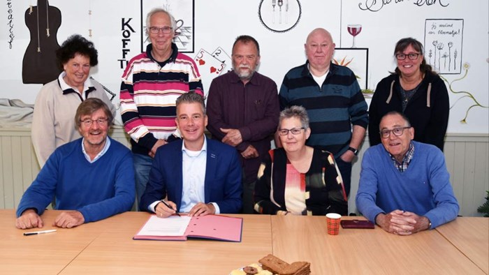 Gemeente Hoorn en bewonersoverleggen tekenen convenant