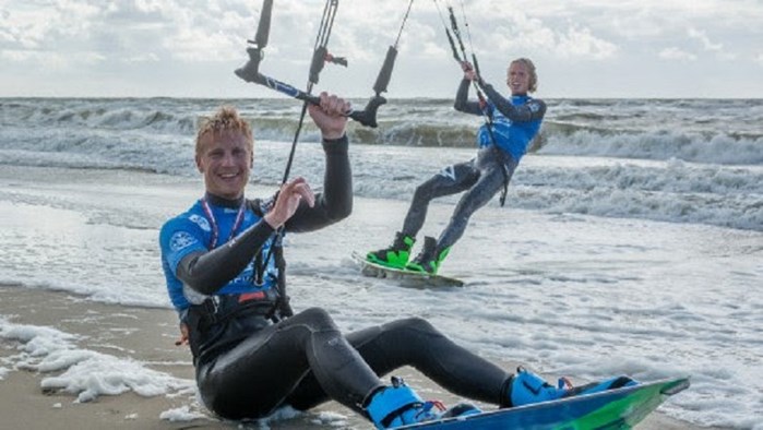 Deelnemers Sem Kluiver en Jop Marchand bij de finish in 2017. Foto Cees van der Weele